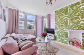 Stylish Pink Oasis in Wimbledon
